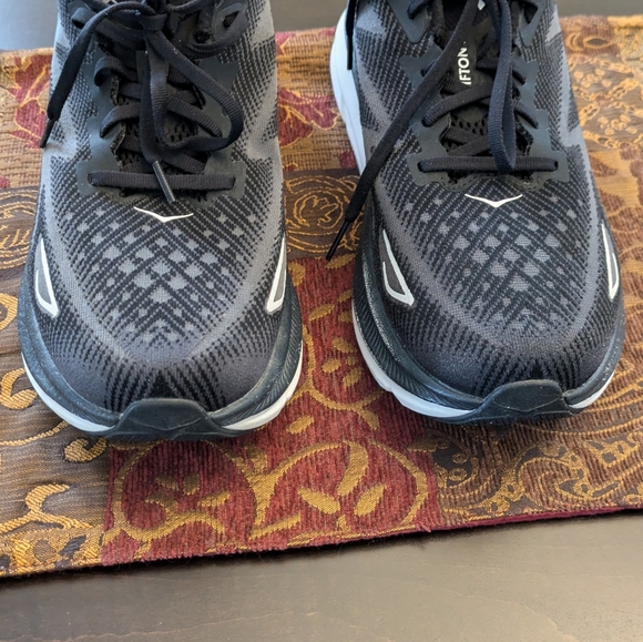 Hoka Clifton 9 Men's size 11.5D. Black with white. - Picture 3 of 11